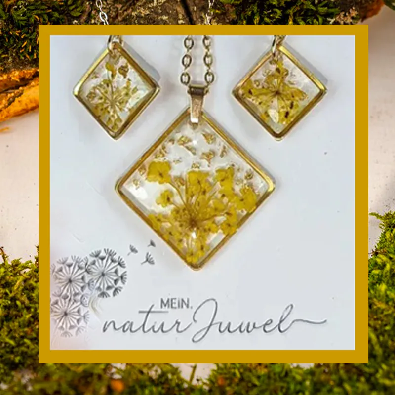 Gelbes quadratisches Schmuckset mit echten Blüten – handgefertigter Blütenschmuck aus Harz, Kette und Ohrring auch einzeln